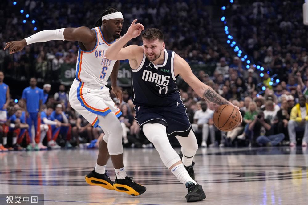 更有场边的 更有场边的