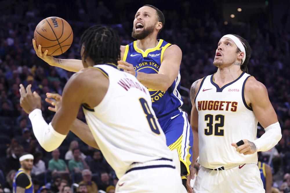 一个现实 一个现实